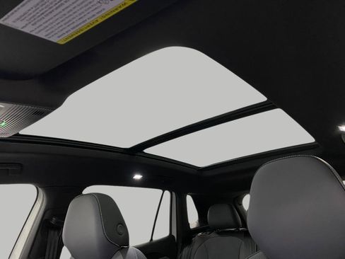 New 2026 Volkswagen Tiguan SE R-Line AWD/4WD image 18