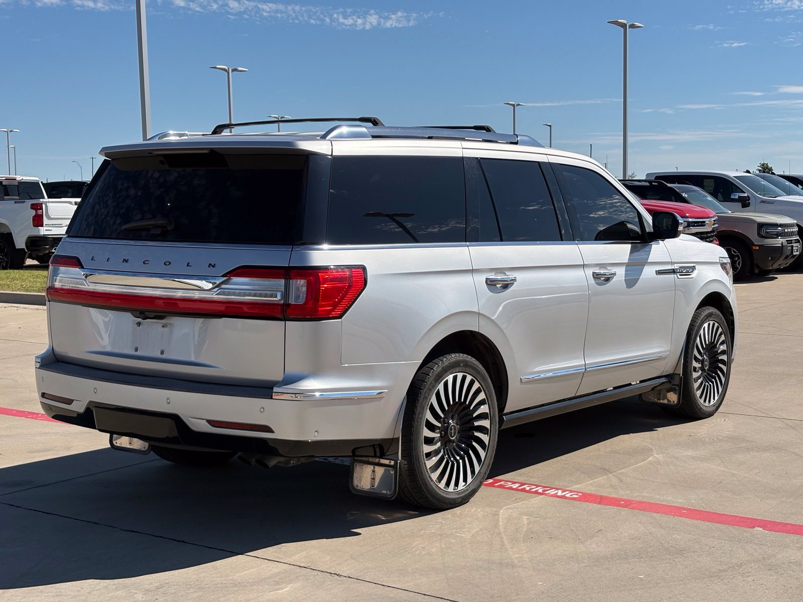 Used 2019 Lincoln Navigator Black Label w/ Cargo Package AWD/4WD image 7