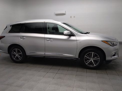Used 2019 INFINITI QX60 Luxe w/ Essential Package FWD image 11