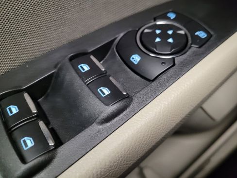 Used 2019 Ford Fusion SE image 27