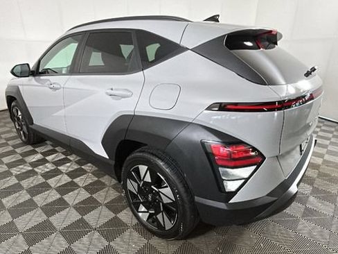 Certified 2025 Hyundai Kona SEL FWD image 4