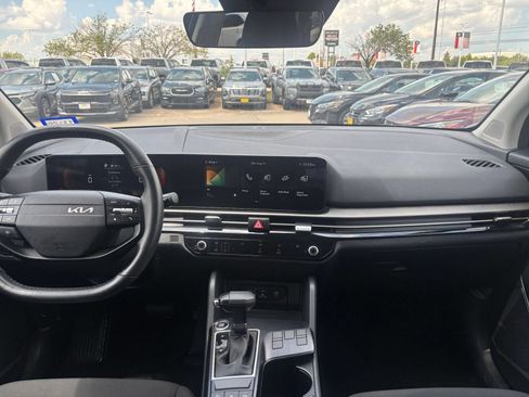 Used 2026 Kia Sportage LX FWD image 30