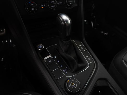 Used 2020 Volkswagen Tiguan SEL Premium R-Line image 21