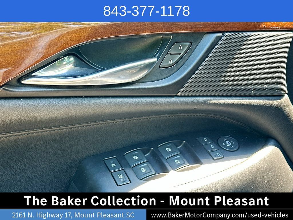 Used 2020 Cadillac Escalade Premium Luxury AWD/4WD image 18