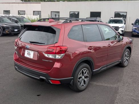 Used 2023 Subaru Forester Premium AWD/4WD image 6