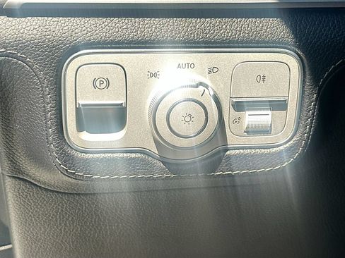 Used 2024 Mercedes-Benz GLE 350 4MATIC image 10