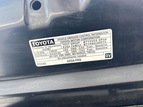 Used 2021 Toyota Camry SE FWD image 7