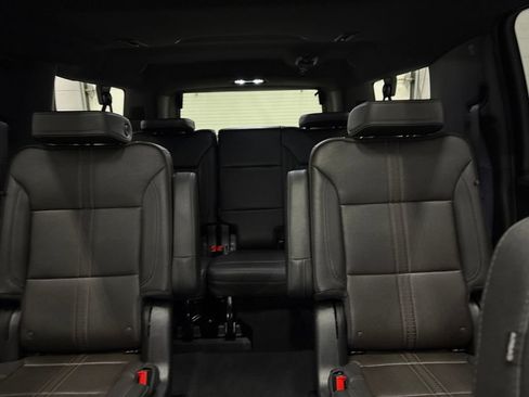 Used 2026 Chevrolet Suburban High Country AWD/4WD image 29