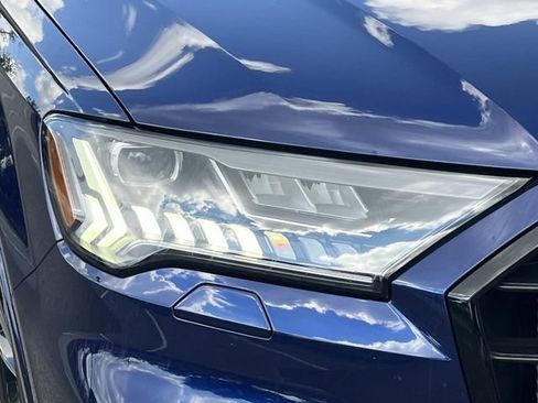 Used 2023 Audi SQ7 Prestige AWD/4WD image 9