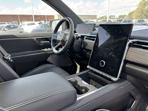 Used 2024 GMC Sierra EV Denali image 9