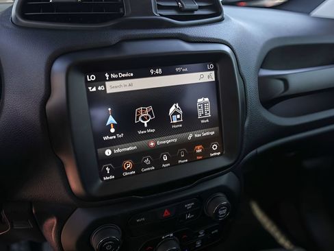Used 2022 Jeep Renegade Latitude AWD/4WD image 18