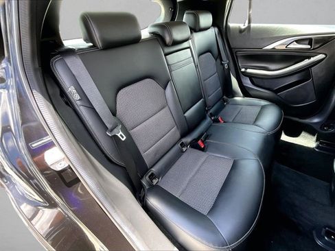 Used 2019 INFINITI QX30 FWD image 29