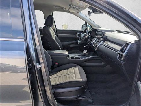 Used 2022 Kia Sorento LX FWD image 19