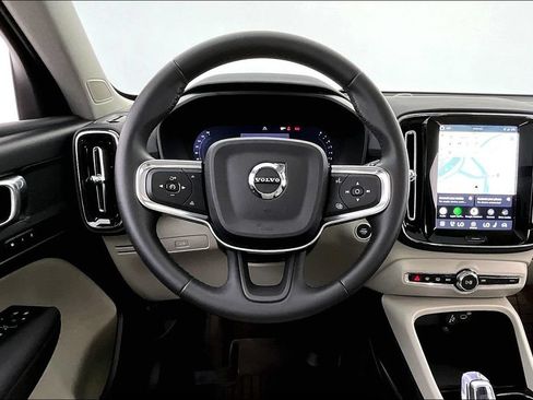 Used 2026 Volvo XC40 B5 Plus AWD/4WD image 6