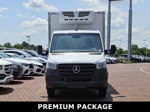 Used 2023 Mercedes-Benz Sprinter 3500 image 3