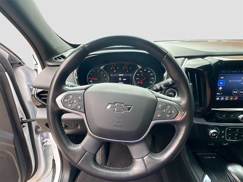 Used 2022 Chevrolet Traverse RS image 11