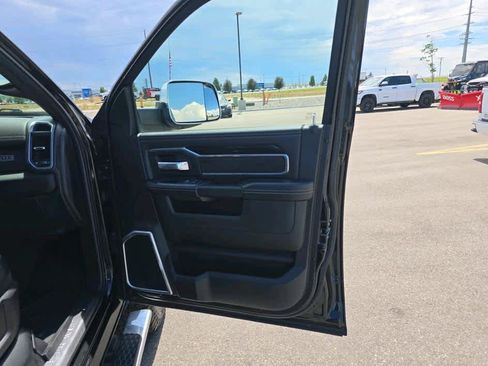 Used 2022 RAM 3500 Laramie AWD/4WD image 30