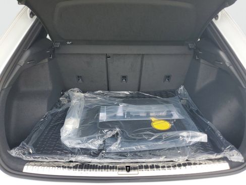 New 2025 Audi Q3 2.0T Premium image 9