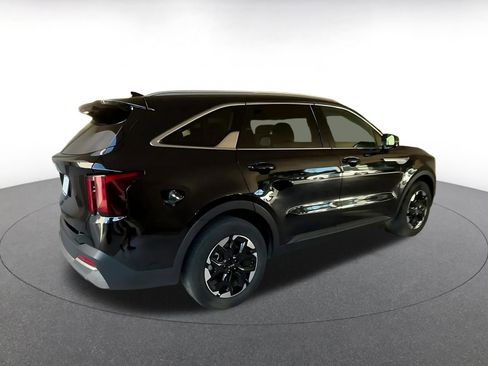 Used 2024 Kia Sorento S image 15