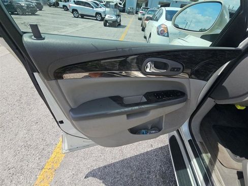 Used 2013 Buick Enclave Leather FWD image 9