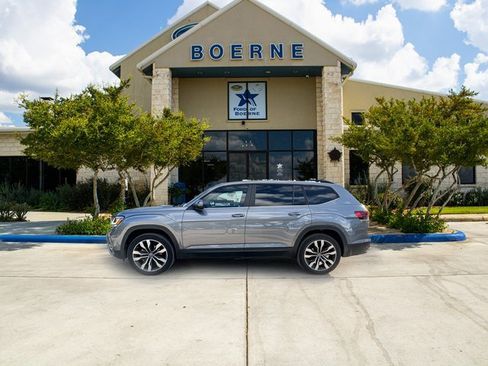 Used 2022 Volkswagen Atlas SE image 2