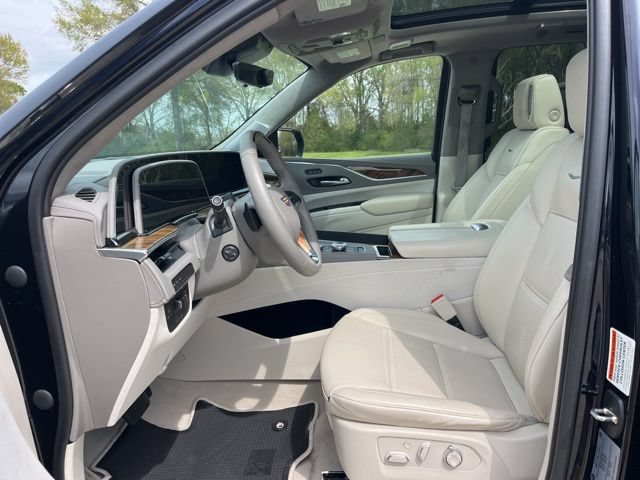 Used 2023 Cadillac Escalade ESV Premium Luxury Platinum RWD image 16