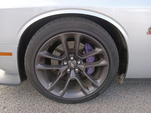 Used 2022 Dodge Challenger R/T Scat Pack w/ Driver Convenience Group RWD image 10