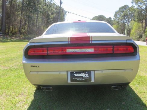 Used 2013 Dodge Challenger SXT RWD image 7
