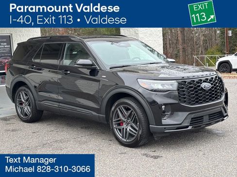 Used 2025 Ford Explorer ST-Line w/ ST-Line Street Pack image 22