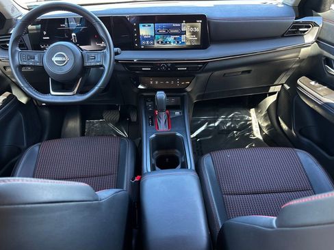 Certified 2025 Nissan Kicks SR FWD image 14