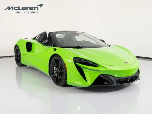 Used 2025 McLaren Artura Spider RWD image 8
