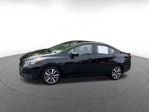 Used 2025 Nissan Versa SV image 7
