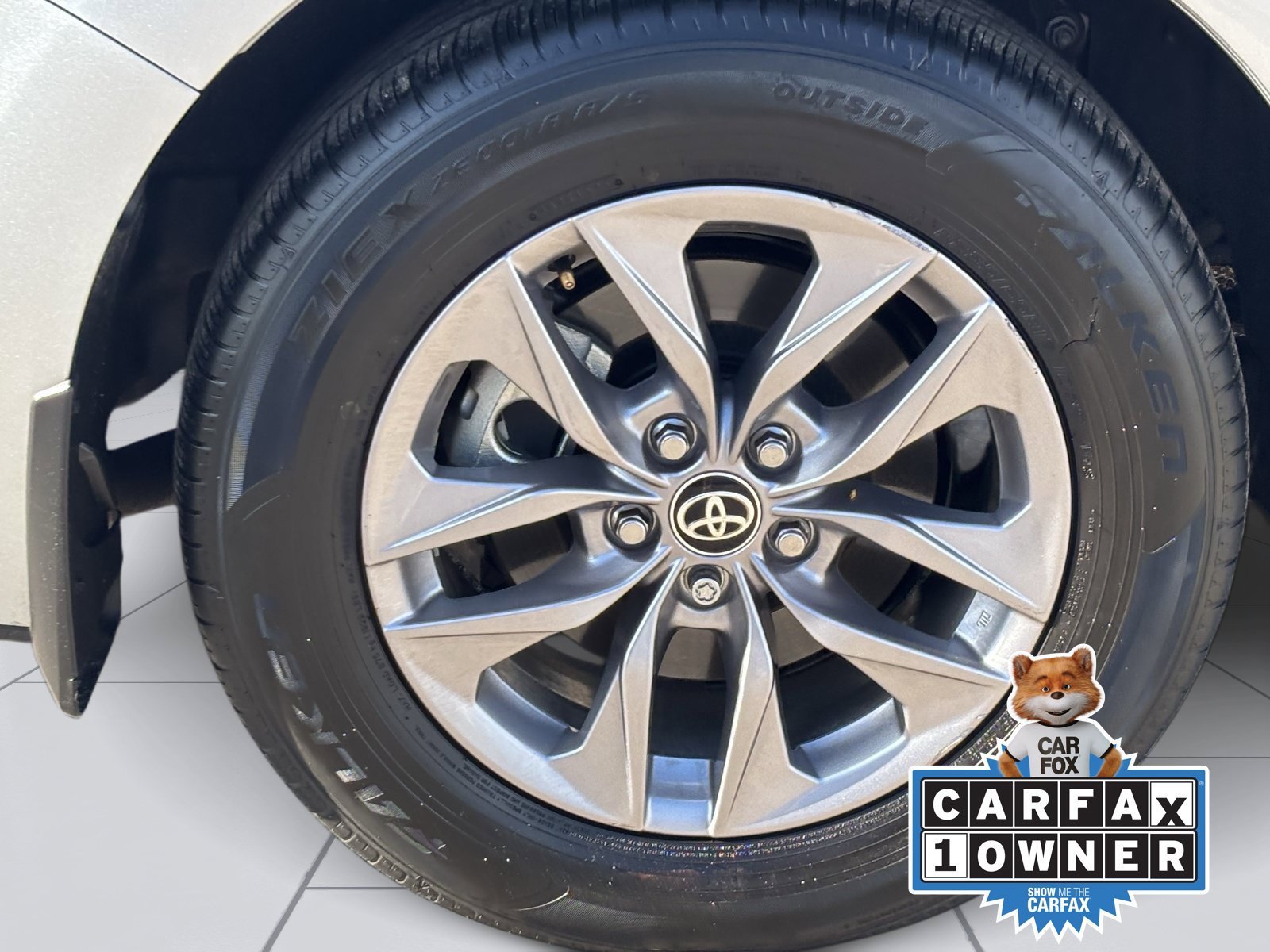 Used 2025 Toyota Sienna LE AWD/4WD image 10