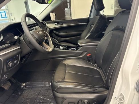 Used 2022 Jeep Grand Cherokee Limited 4xe image 19