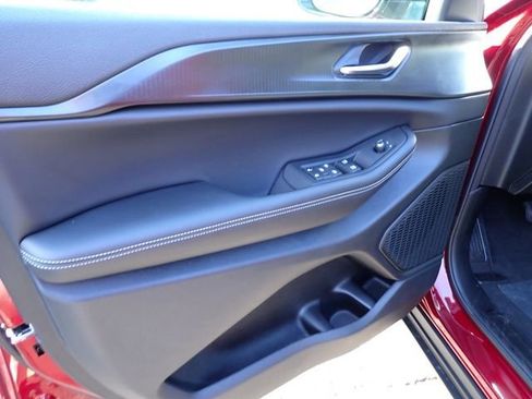 New 2025 Jeep Grand Cherokee L Altitude image 17