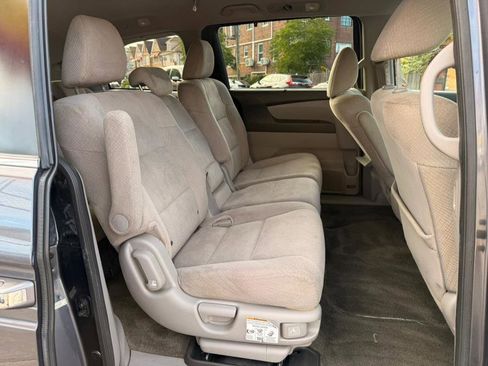 Used 2016 Honda Odyssey SE image 10