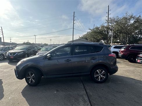 Used 2018 Toyota RAV4 XLE image 8
