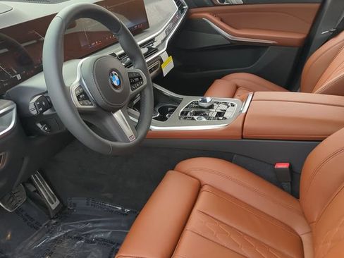 Used 2026 BMW X7 xDrive40i w/ M Sport Package AWD/4WD image 16