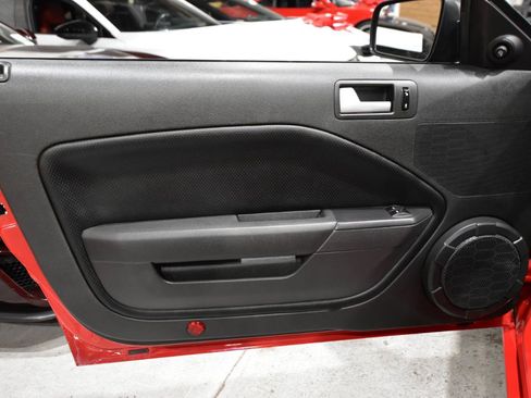 Used 2009 Ford Mustang GT Premium RWD image 10