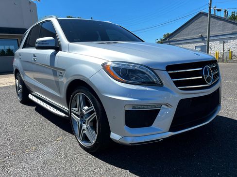 Used 2012 Mercedes-Benz ML 63 AMG 4MATIC image 3