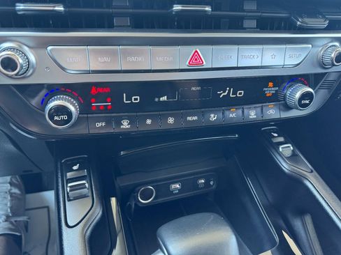 Used 2025 Kia Telluride S AWD/4WD image 22
