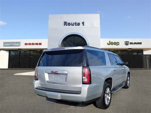 Used 2017 GMC Yukon XL SLT image 8