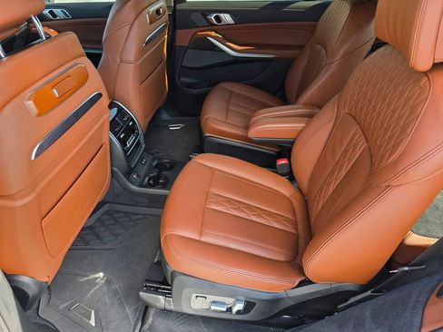 Certified 2025 BMW X7 M60i w/ Climate Comfort Package AWD/4WD image 14