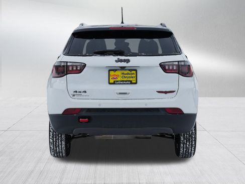 Used 2023 Jeep Compass Trailhawk image 6
