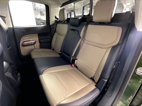 Used 2025 Ford Maverick Lariat AWD/4WD image 34