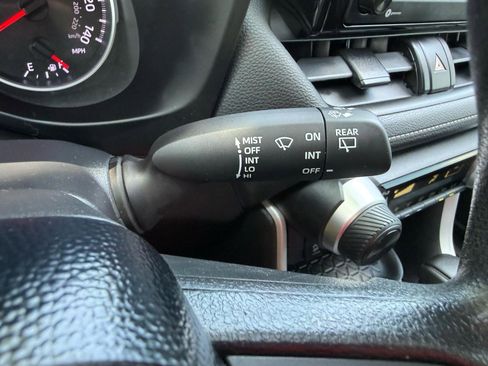 Used 2021 Toyota RAV4 LE FWD image 25