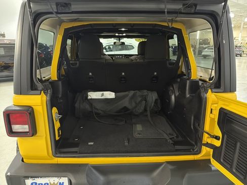 Used 2018 Jeep Wrangler Unlimited Sport S AWD/4WD image 12
