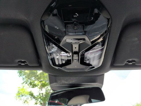 Certified 2025 BMW i7 eDrive50 w/ M Sport Package RWD image 31