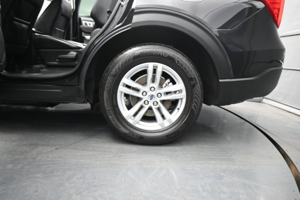 Certified 2023 Ford Explorer XLT w/ Equipment Group 202A RWD image 18