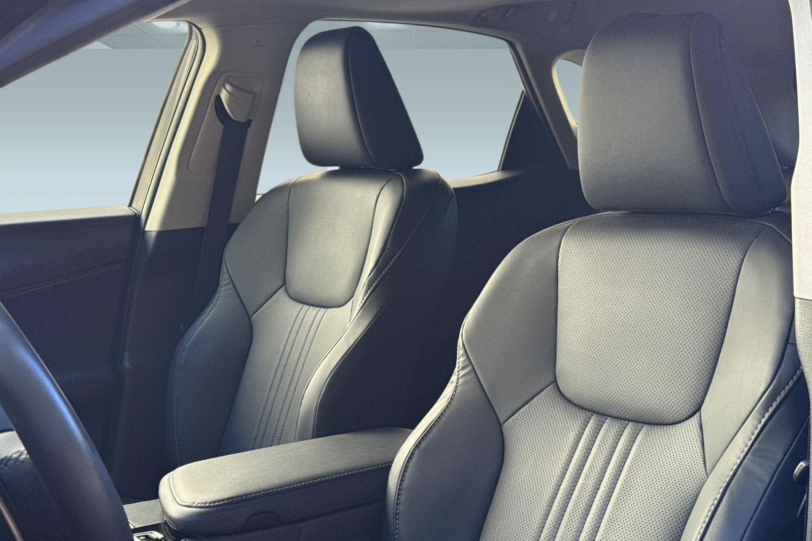 Certified 2025 Lexus NX 250 FWD image 29